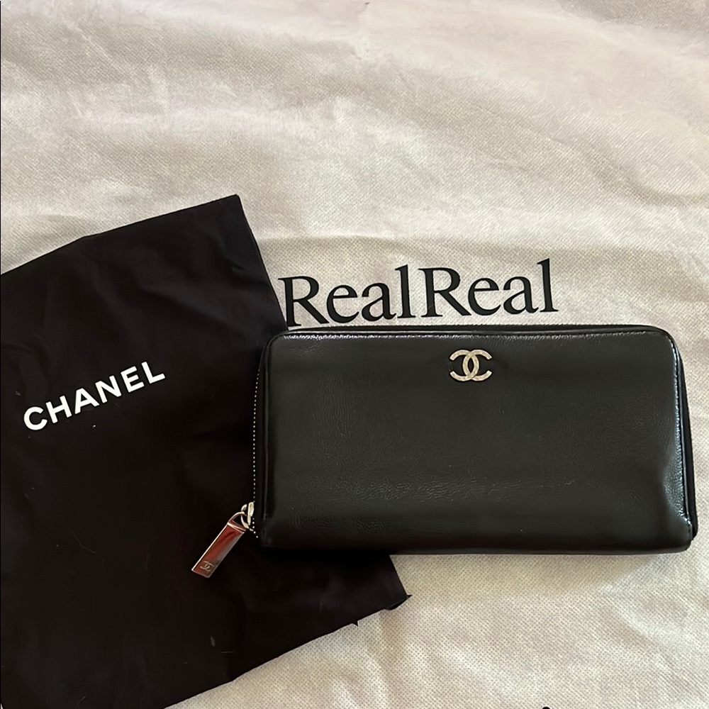 🖤 CHANEL Black Caviar Zip Wallet